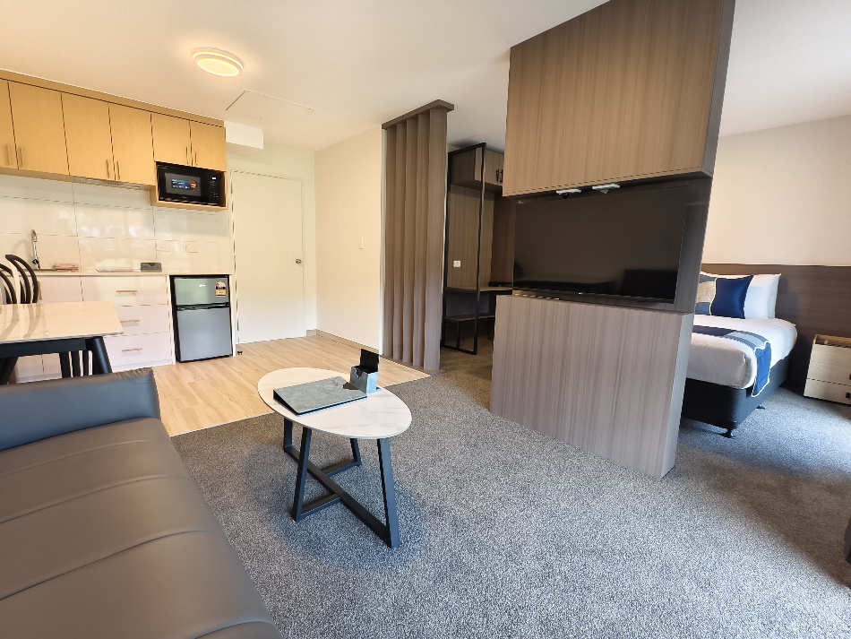 Deluxe Family Plus Room – (Max 5 Guests, No Pets)