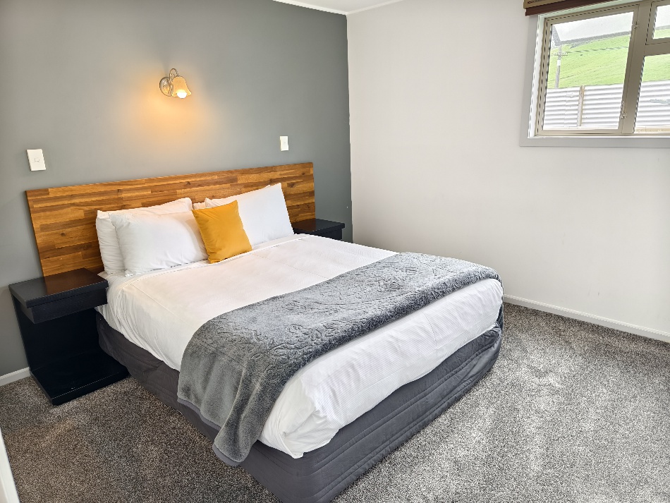 Classic Two-Bedroom Apartment (Max 5 Guests)