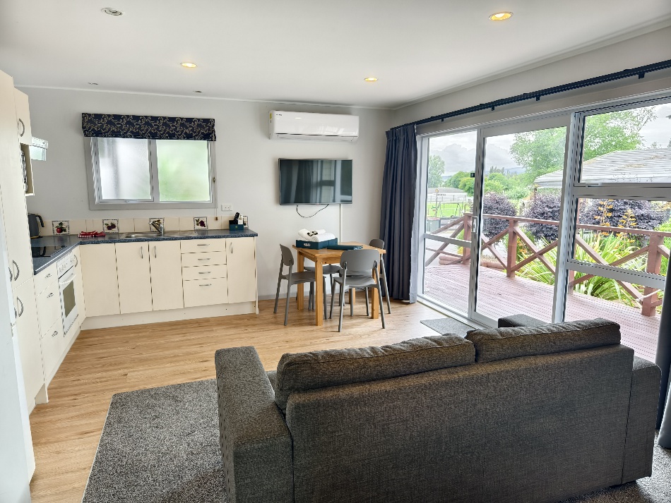 Classic Two-Bedroom Apartment (Max 5 Guests)