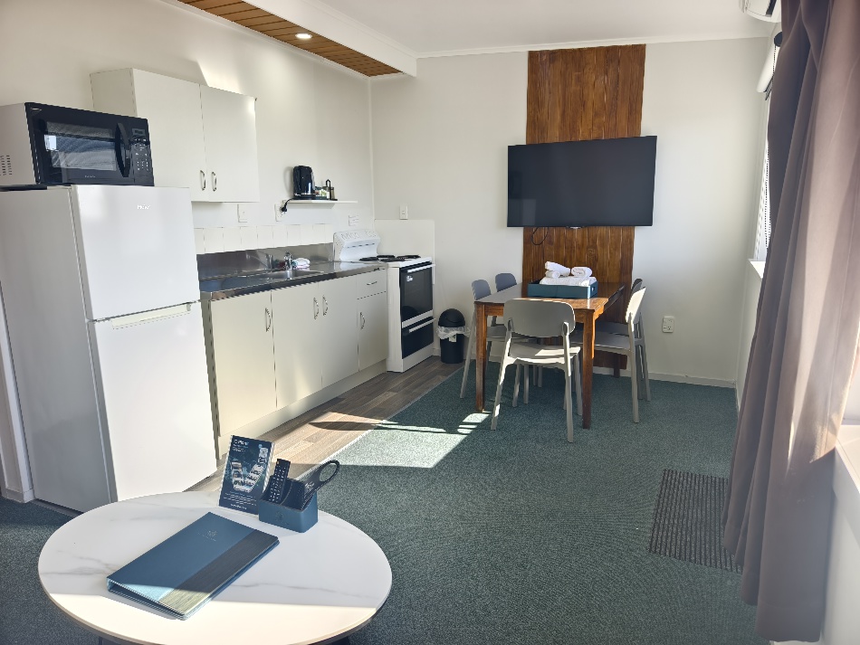 Standard Two-Bedroom Apartment (Max 5 Guests)
